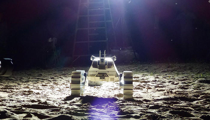 鳥取砂丘に佇むSORATO 鳥取砂丘に佇むSORATO