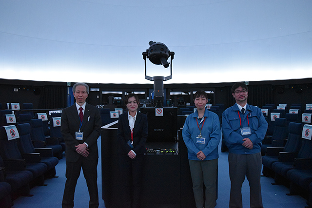 スタッフ スタッフ