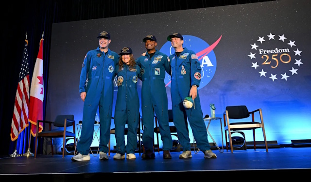 帰還セレモニーに参加した4名の宇宙飛行士