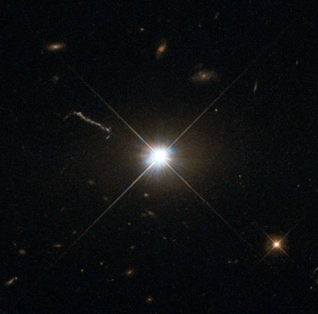 クエーサー「3C 273」