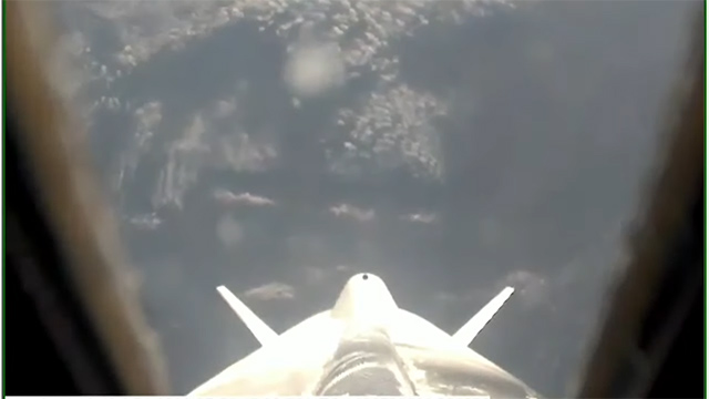 ロケットに取り付けられたカメラが上空からとらえた画像