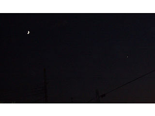（月と金星の写真）