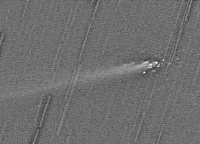VLT・ANTUがとらえた、四散したリニア彗星の核