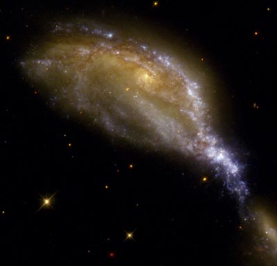 HSTがとらえた、NGC6745における銀河どうしの衝突のようす