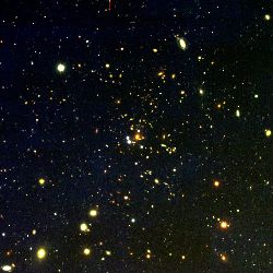 （すばる望遠鏡によるSDSS J1004周辺のイメージ）