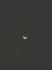 （佐藤崇氏撮影の月と金星、木星の写真 1）