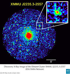 （遠方銀河団XMMU J2235.3-2557のX線画像）