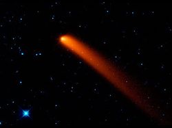 （WISEによるサイディングスプリング彗星（C/2007 Q3）の画像）