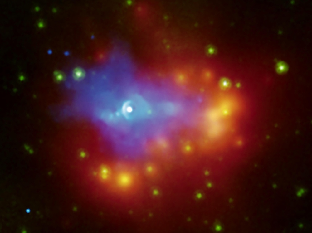 （X線天文衛星チャンドラと赤外線天文衛星スピッツァーの観測データを重ね合わせた、超新星残骸G54.1+0.3の画像）