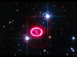 （HSTによる超新星1987Aの画像）