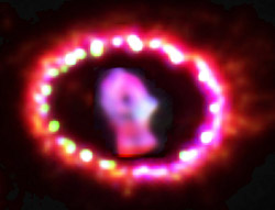 （ハッブル宇宙望遠鏡によって撮影された超新星1987Aの様子）