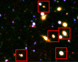 発見された赤色の星形成銀河の群れ