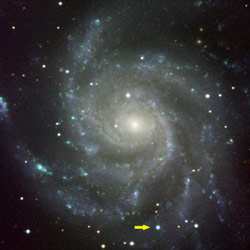 石垣島天文台で撮影されたM101銀河と超新星2011fe