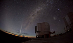 12月22日にチリ・パラナル天文台で撮影されたラヴジョイ彗星