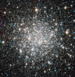 ハッブルがとらえた球状星団M68