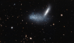 銀河「PGC 16389」と「APMBGC 252+125-117」の画像