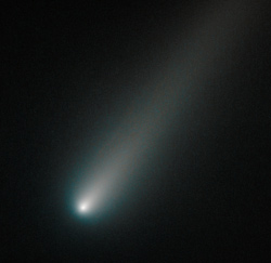 ハッブル宇宙望遠鏡が撮影したアイソン彗星