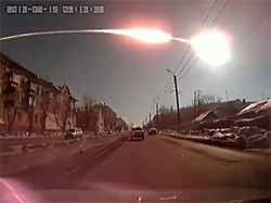 車載カメラで撮影された隕石飛来の瞬間