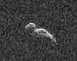 ピーナッツのような形の小惑星2006 DP14