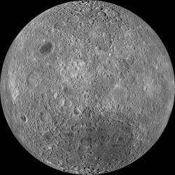 月の裏側の画像