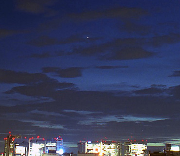 金星が見える夕景