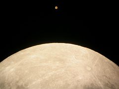 （和田敏氏撮影の月と火星の写真）