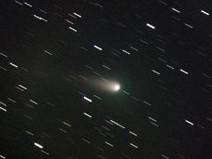 （原田康英氏撮影のリニア彗星の写真）