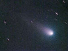 （大島修氏撮影のリニア彗星の写真）