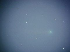 （村岡充夫氏撮影のリニア彗星の写真）