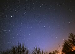 （佐藤好生氏撮影の4月13日の池谷・張彗星の写真 2）
