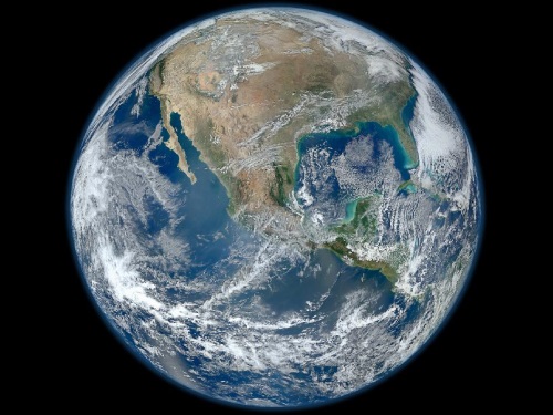 NASAの衛星Suomi NPPが2012年4月に取得したデータから作成された地球の画像