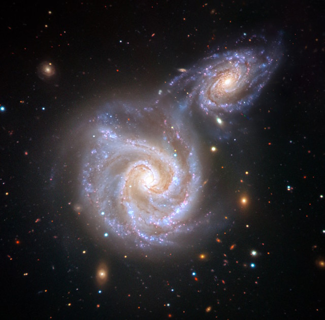 相互作用する銀河