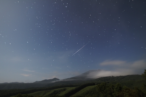 ペルセウス座流星群の流れ星