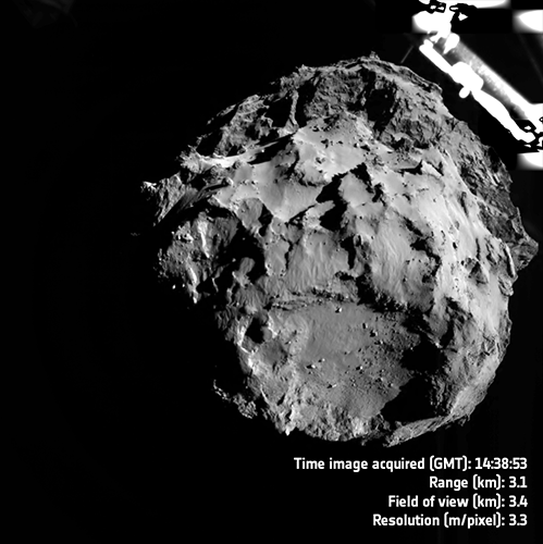 フィラエの着陸地点「アギルキア」の位置と、降下中に撮影した彗星表面