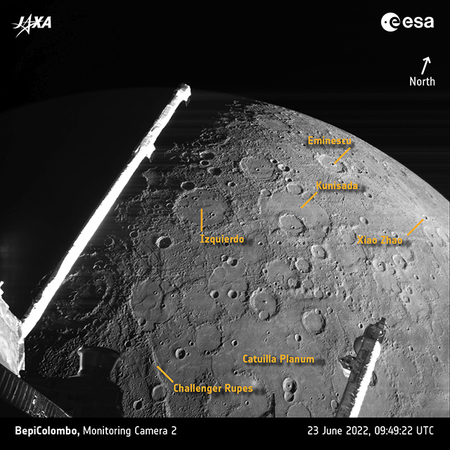 高度約920kmで撮影された水星