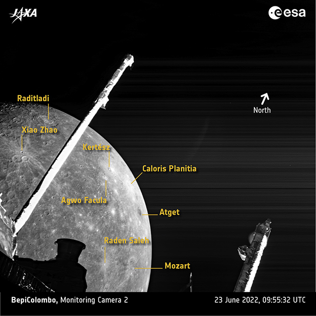 高度2862kmで撮影された水星