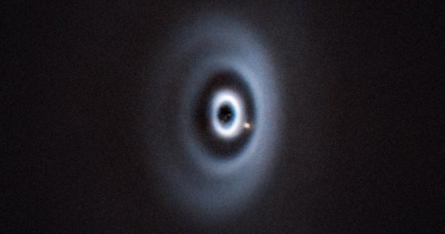 原始惑星系円盤のすき間を公転する系外惑星を発見 - アストロアーツ