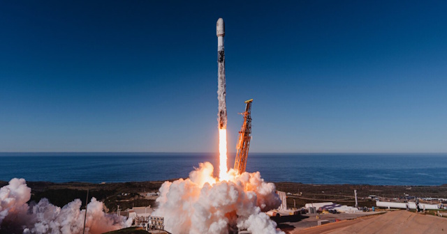 「モーヴ」の打ち上げ