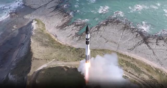 JAXAの革新的衛星技術実証4号機キューブサットの打ち上げ成功