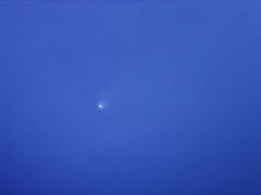 （鹿角平天文台撮影のマックノート彗星の写真 3）