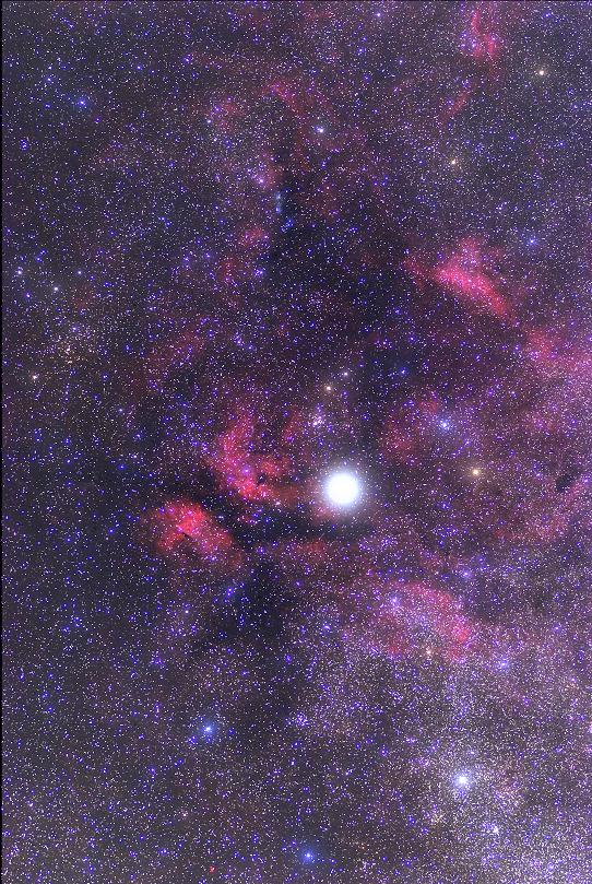月齢1.4、白鳥座γ星付近の散光星雲