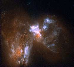 衝突銀河 UGC06471 と UGC06472