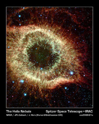 スピッツァー宇宙望遠鏡が捉えたらせん状星雲（NGC 7293）