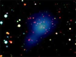 （XMM-ニュートンが捉えた銀河団XMM-XCS 2215-1734の画像）