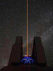 レーザーガイド星生成用レーザービームの初照射時の画像