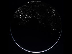 彗星探査機ロゼッタがとらえた地球の画像
