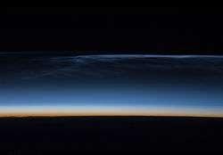 （7月22日に国際宇宙ステーションから撮影された夜光雲の画像）