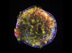 （チャンドラX線天文衛星で撮影された「ティコの超新星」の残骸の画像）