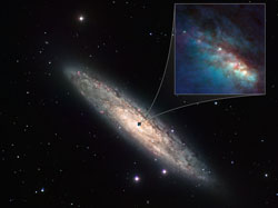 （NGC 253と同銀河の中心領域の画像）