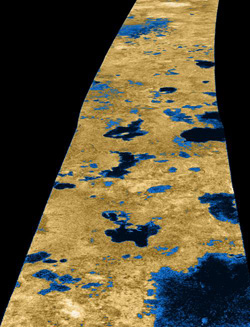 （探査機カッシーニが観測したタイタンの湖の画像）